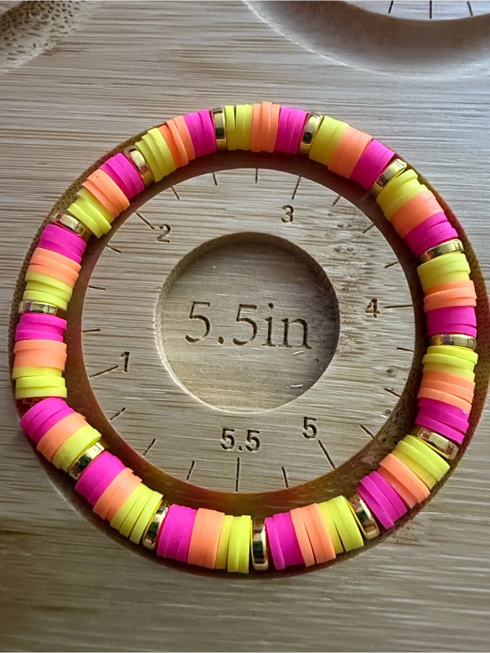 Queenapril bright neon